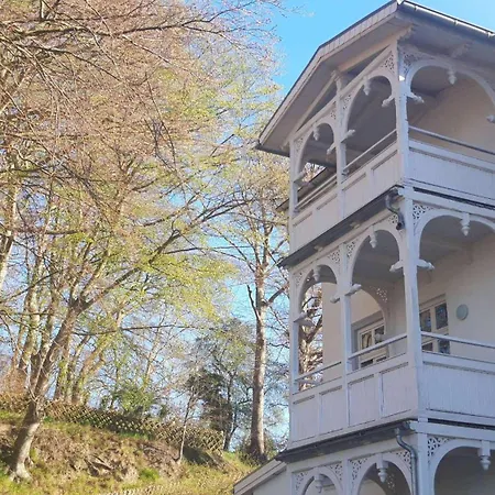 Sanssouci Muschelbank * Binz